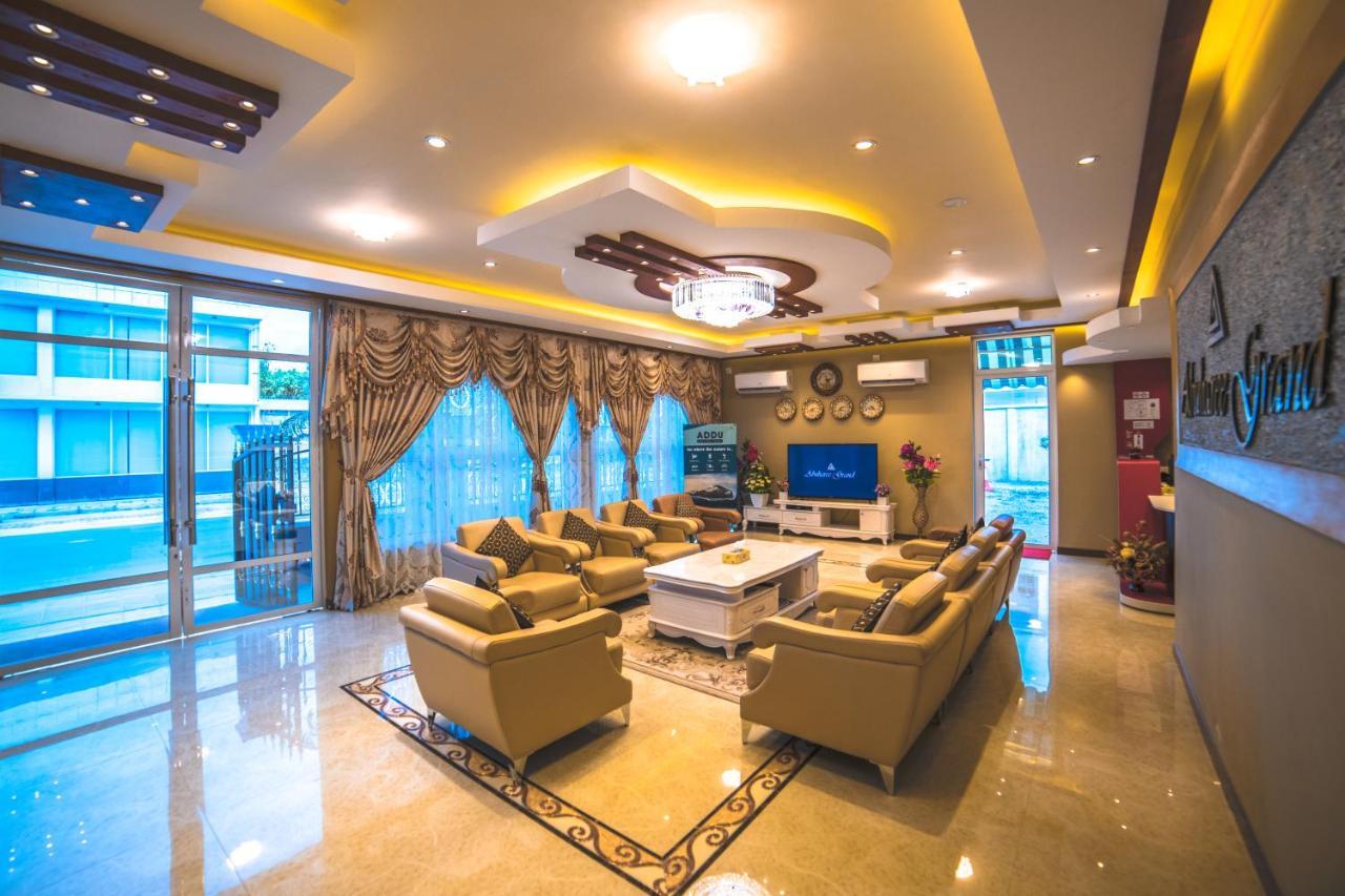 Hotel Abuharee Grand à Atoll Addu Extérieur photo