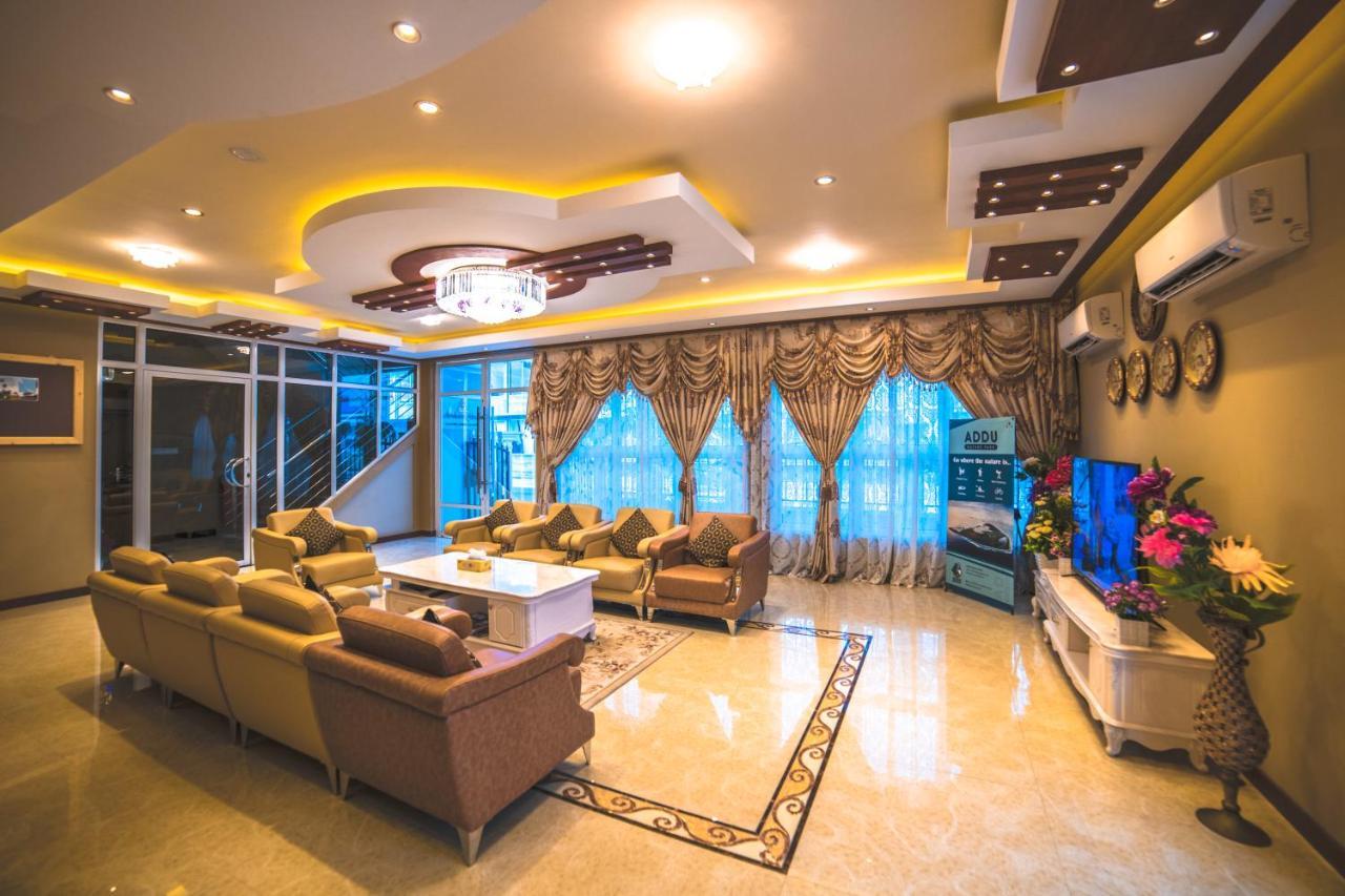 Hotel Abuharee Grand à Atoll Addu Extérieur photo